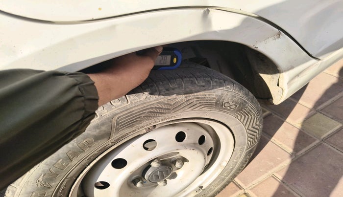 2013 Maruti Swift Dzire LXI, Petrol, Manual, 1,13,897 km, tyre