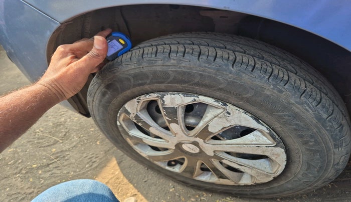 2012 Maruti Wagon R 1.0 LXI CNG, Petrol, Manual, 1,03,946 km, tyre