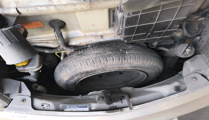 2010 Tata Nano LX, Petrol, Manual, 30,725 km, tyre