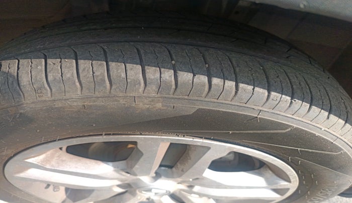 2023 Renault TRIBER RXZ, Petrol, Manual, 10,634 km, tyre