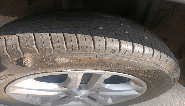 2023 Renault TRIBER RXZ, Petrol, Manual, 10,634 km, tyre