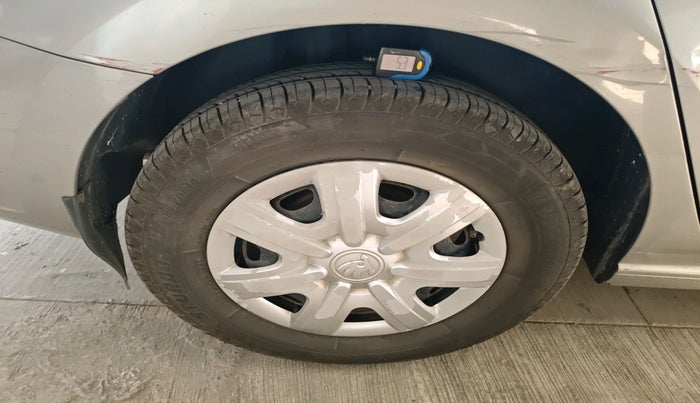 2013 Skoda Rapid AMBITION 1.6 MPI MT PLUS, Petrol, Manual, 1,14,613 km, tyre