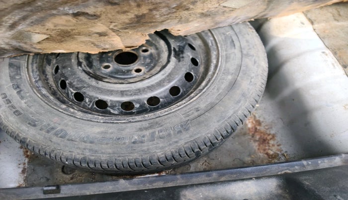 2017 Hyundai Verna 1.6 VTVT S AT, Petrol, Automatic, 74,532 km, tyre