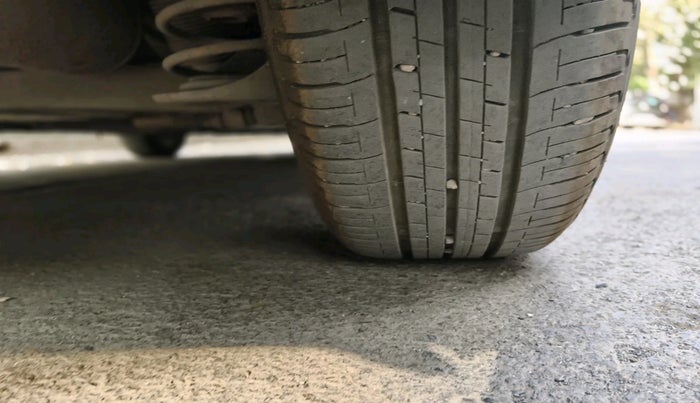 2017 Hyundai Verna 1.6 VTVT S AT, Petrol, Automatic, 74,532 km, tyre