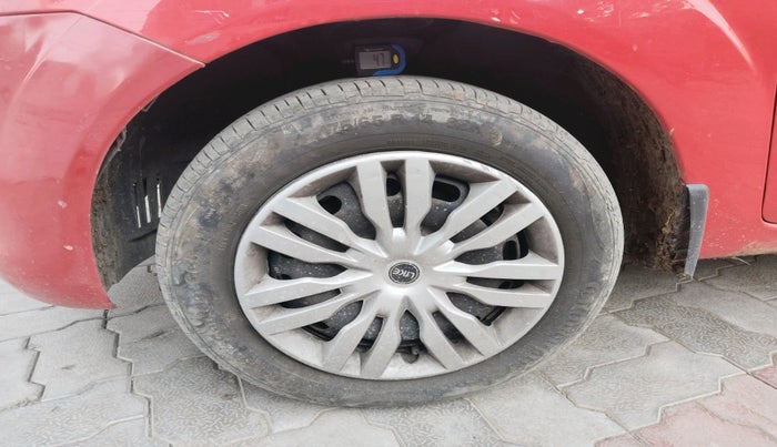 2011 Ford Figo TITANIUM 1.2 PETROL, Petrol, Manual, 70,842 km, tyre