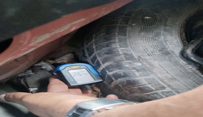 2011 Ford Figo TITANIUM 1.2 PETROL, Petrol, Manual, 70,842 km, tyre