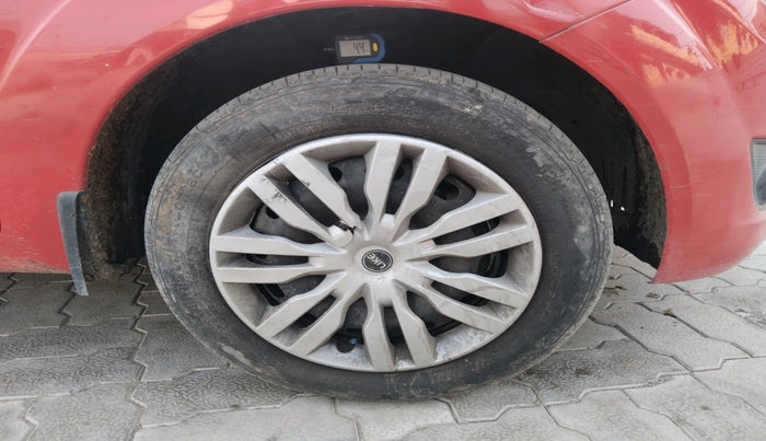 2011 Ford Figo TITANIUM 1.2 PETROL, Petrol, Manual, 70,842 km, tyre