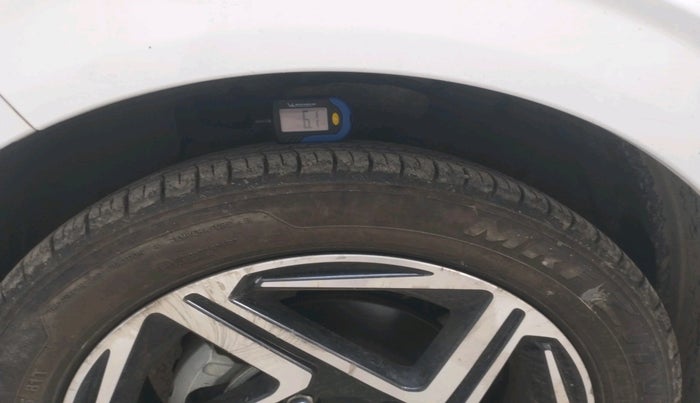 2025 Hyundai GRAND I10 NIOS Sportz (O) 1.2 Kappa AMT, Petrol, Automatic, 5,196 km, tyre