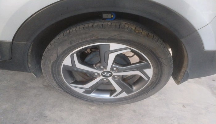 2019 Hyundai Creta SX AT 1.6 DIESEL, Diesel, Automatic, 1,94,442 km, tyre