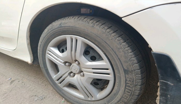 2011 Honda City 1.5L I-VTEC S MT, Petrol, Manual, 1,65,176 km, tyre