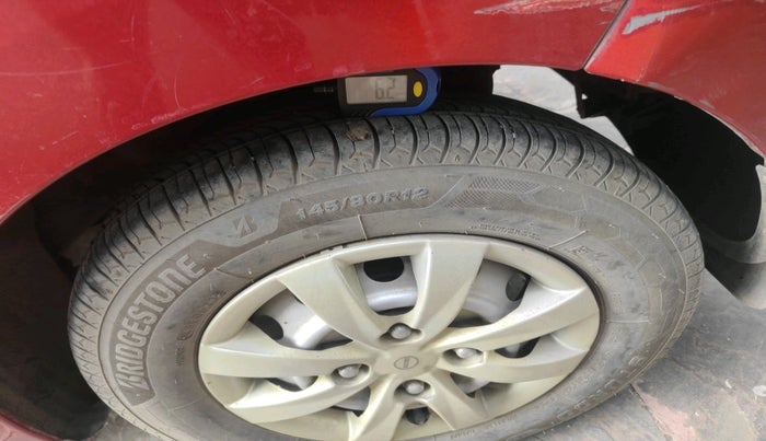 2014 Hyundai Eon ERA +, Petrol, Manual, 42,940 km, tyre