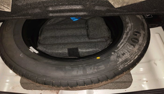 2022 KIA SELTOS HTX IVT 1.5 PETROL, Petrol, Automatic, 28,675 km, tyre