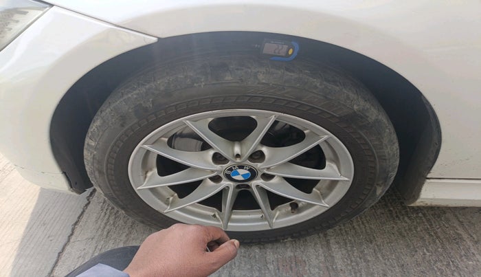 2011 BMW 3 Series 320d, Diesel, Automatic, 1,23,563 km, tyre