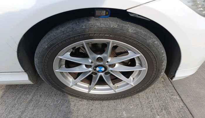 2011 BMW 3 Series 320d, Diesel, Automatic, 1,23,563 km, tyre