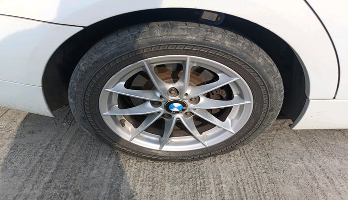 2011 BMW 3 Series 320d, Diesel, Automatic, 1,23,563 km, tyre