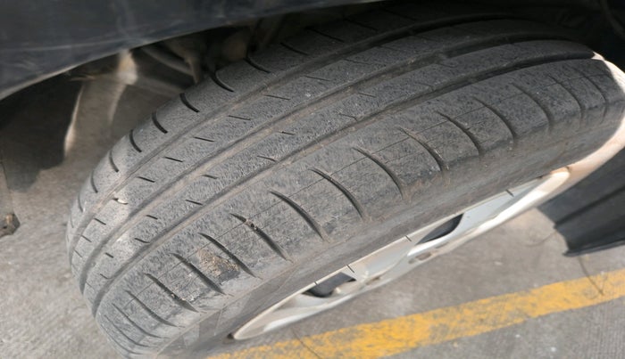 2013 Honda Amaze 1.5L I-DTEC S, Diesel, Manual, 1,05,724 km, tyre