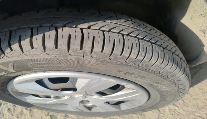 2017 Renault Kwid RXT 0.8, Petrol, Manual, 1,05,788 km, tyre