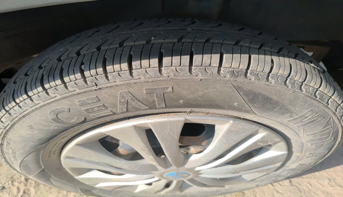 2017 Renault Kwid RXT 0.8, Petrol, Manual, 1,05,788 km, tyre