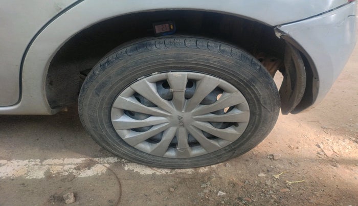 2011 Toyota Etios Liva G, Petrol, Manual, 62,759 km, tyre