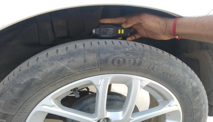 2018 Maruti Swift ZDI AMT, Diesel, Automatic, 1,07,759 km, tyre