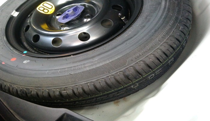 2018 Maruti Swift ZDI AMT, Diesel, Automatic, 1,07,759 km, tyre