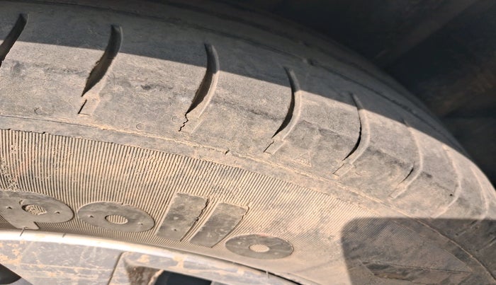 2018 Hyundai Elite i20 MAGNA EXECUTIVE 1.2, Petrol, Manual, 1,20,785 km, tyre