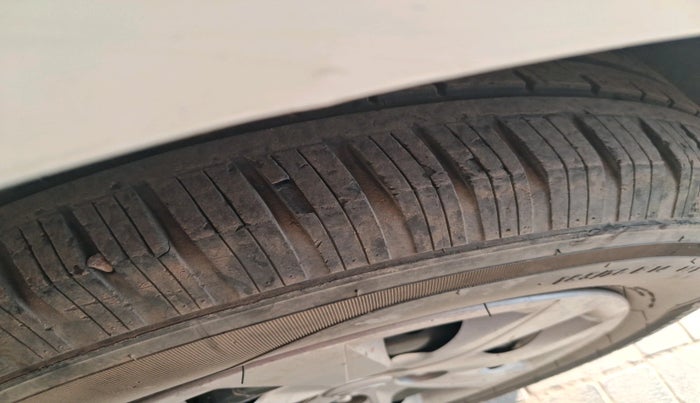 2018 Hyundai Elite i20 MAGNA EXECUTIVE 1.2, Petrol, Manual, 1,20,785 km, tyre