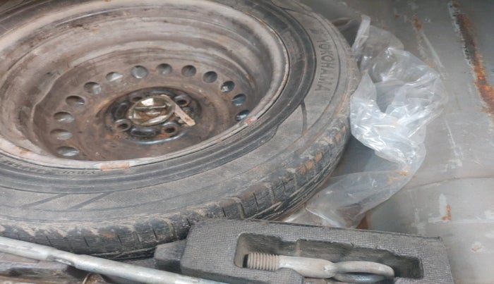 2014 Honda Amaze 1.2L I-VTEC S, Petrol, Manual, 86,937 km, tyre