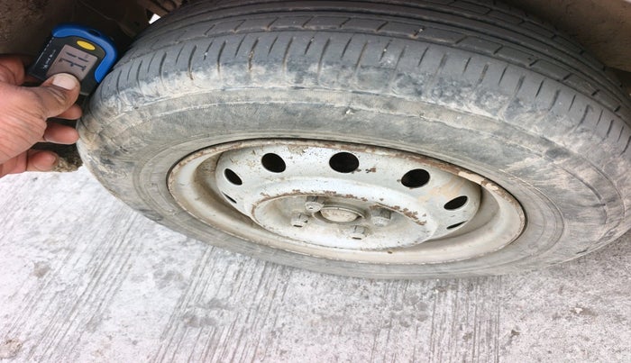 2012 Maruti Wagon R 1.0 LXI LPG, Petrol, Manual, 95,824 km, tyre