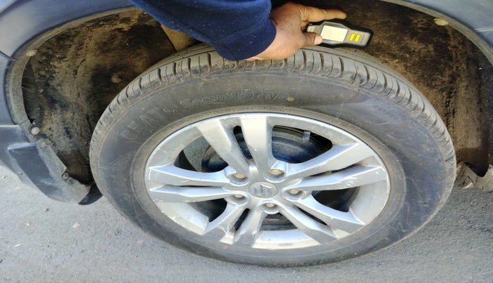 2017 Maruti Vitara Brezza ZDI PLUS, Diesel, Manual, 1,83,334 km, tyre