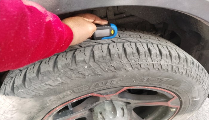 2018 Mahindra XUV500 W6, Diesel, Manual, 87,900 km, tyre