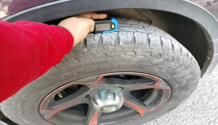 2018 Mahindra XUV500 W6, Diesel, Manual, 87,900 km, tyre