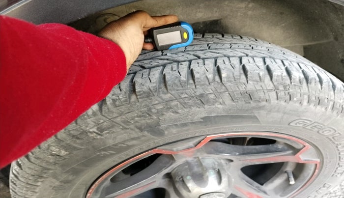 2018 Mahindra XUV500 W6, Diesel, Manual, 87,900 km, tyre