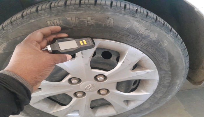 2016 Hyundai Grand i10 SPORTZ 1.1 CRDI, Diesel, Manual, 80,631 km, tyre