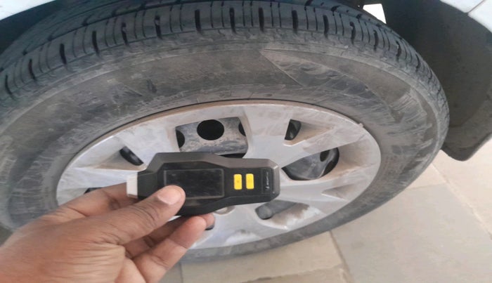 2016 Hyundai Grand i10 SPORTZ 1.1 CRDI, Diesel, Manual, 80,631 km, tyre