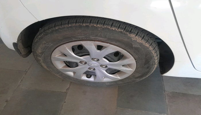 2016 Hyundai Grand i10 SPORTZ 1.1 CRDI, Diesel, Manual, 80,631 km, tyre