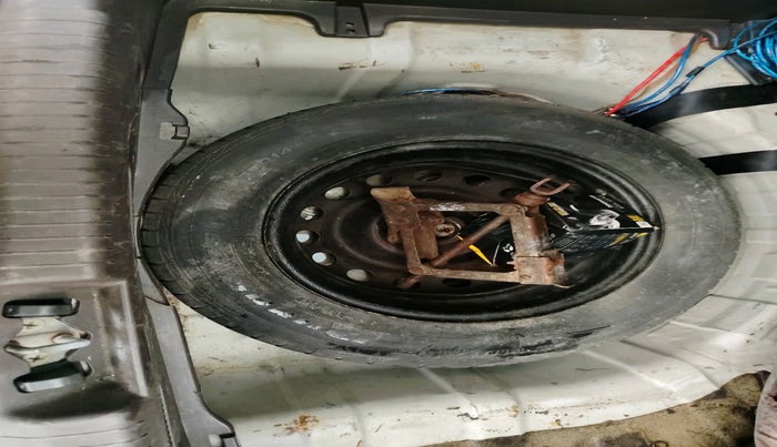 2010 Hyundai i20 MAGNA (O) 1.2, Petrol, Manual, 1,11,588 km, tyre