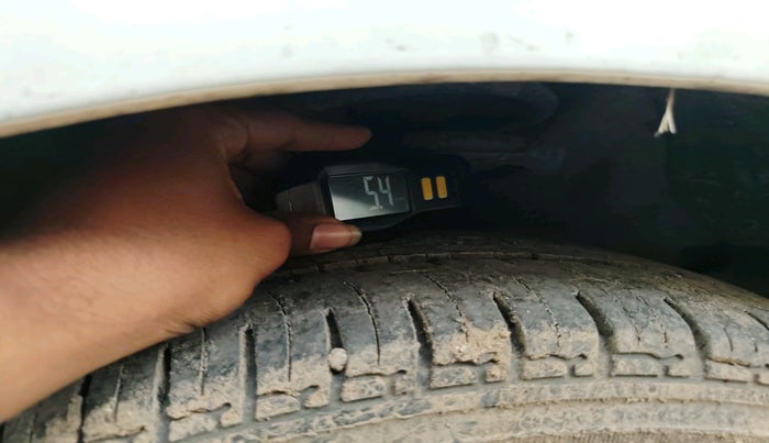 2010 Hyundai i20 MAGNA (O) 1.2, Petrol, Manual, 1,11,588 km, tyre