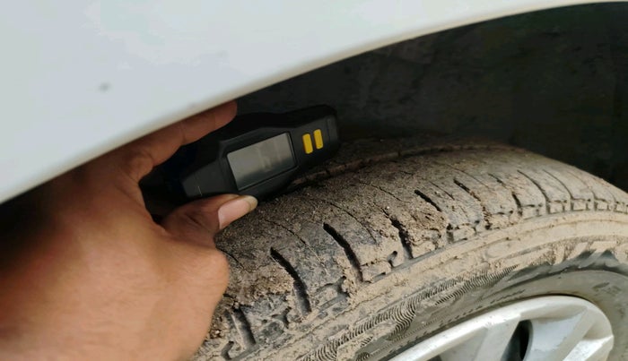 2010 Hyundai i20 MAGNA (O) 1.2, Petrol, Manual, 1,11,588 km, tyre