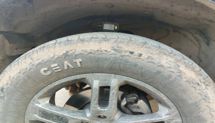 2022 Mahindra Thar LX HT PETROL 4WD MT, Petrol, Manual, 42,642 km, tyre