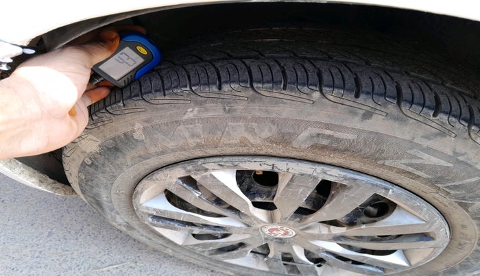 2016 Maruti Swift Dzire TOUR DIESEL, Diesel, Manual, 1,09,823 km, tyre