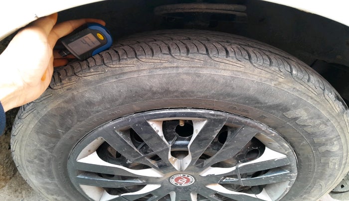 2016 Maruti Swift Dzire TOUR DIESEL, Diesel, Manual, 1,09,823 km, tyre