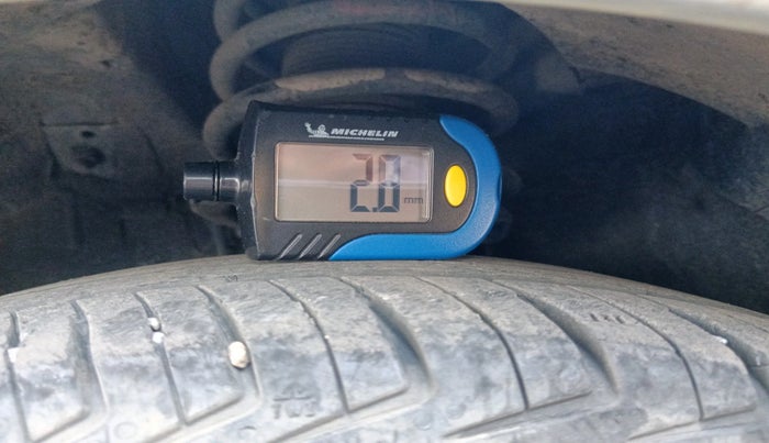 2012 Hyundai i10 MAGNA 1.1, Petrol, Manual, 1,03,774 km, tyre