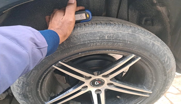 2021 Maruti Vitara Brezza VXI, Petrol, Manual, 52,324 km, tyre