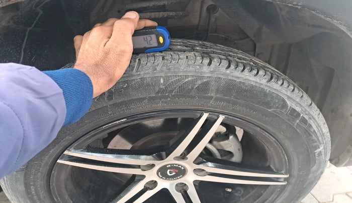 2021 Maruti Vitara Brezza VXI, Petrol, Manual, 52,324 km, tyre