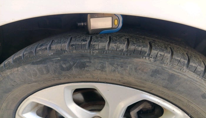 2016 Ford Figo Aspire TITANIUM 1.2 PETROL, Petrol, Manual, 68,066 km, tyre