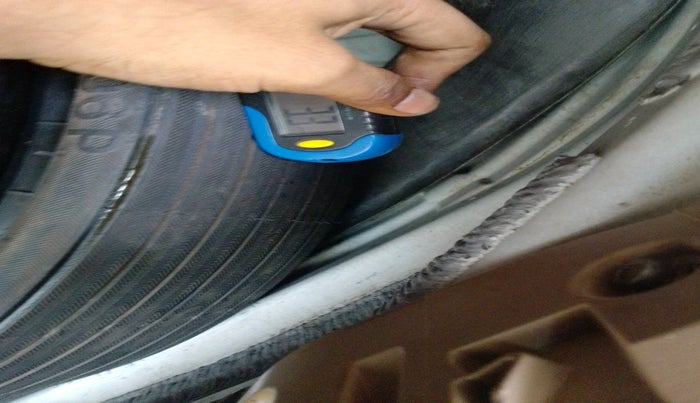 2012 Mercedes Benz R Class R 350 CDI AT, Diesel, Automatic, 1,38,895 km, tyre