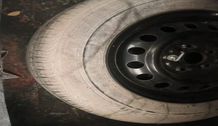 2011 Maruti SX4 VXI CNG, Petrol, Manual, 82,767 km, tyre