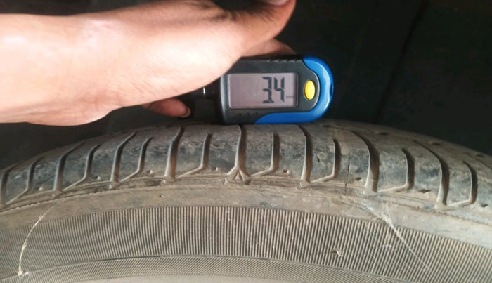 2011 Maruti SX4 VXI CNG, Petrol, Manual, 82,767 km, tyre