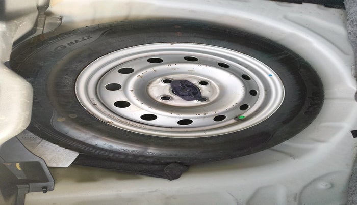 2018 Maruti Swift LDI, Diesel, Manual, 1,22,450 km, tyre